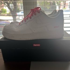 Nike x supreme air force 1